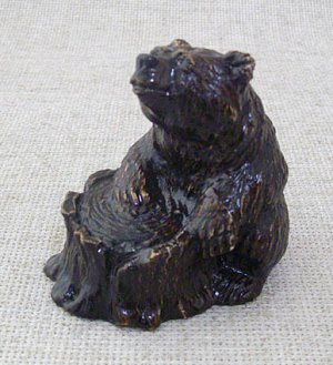 Фигурка Медведь с пнем малый, 1408