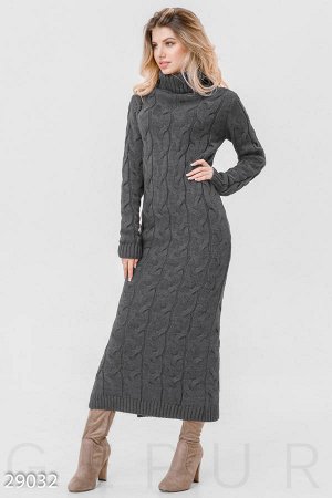 Длинное платье-свитер