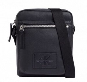 Сумка COATED REPORTER18
Product Group Handbags
Color Name Black
Fabric 100% Polyurethane