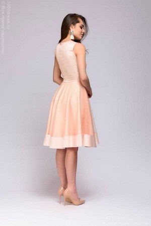 Платье персикового цвета длины миди с сетчатой юбкой