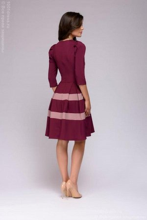 Платье ягодного цвета длины мини с отделкой юбки и рукавами 3/4