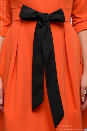 Платье оранжевое длины мини с бантом на талии