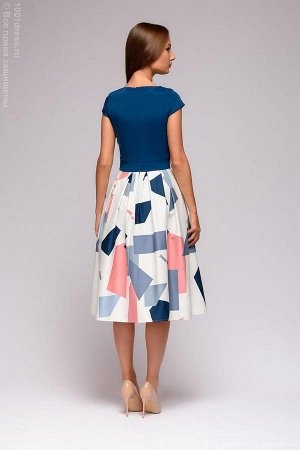 Платье длины миди с геометрическим принтом и короткими рукавами