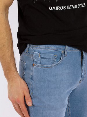 Джинсы Летние Турецкие джинсы из облегченного стрейча. Посадка средняя. Прямой крой.
Цвет:&nbsp;
					
						
								синий						
					
Состав:&nbsp;
					 98 % хлопок 2 % эластан
Сезон:&nbsp;
					 Л