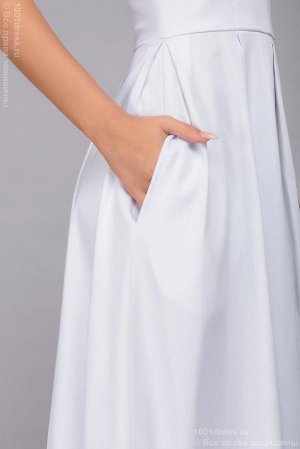 Платье белое длины макси без рукавов с отложным воротом