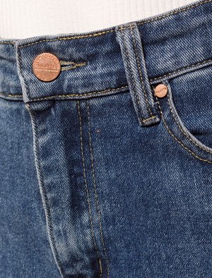 Джинсы mom-fit из эластичного денима голубой
