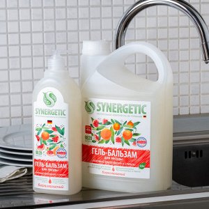 Биоразлагаемый гель-бальзам для мытья посуды и детских игрушек SYNERGETIC "Розовый грейпфрут и специи", 3,5 л