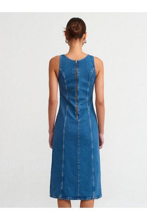 Джинсовое платье с металлическими аксессуарами-синее
