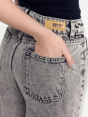 Брюки женские джинсовые в светло-сером цвете