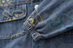 Детский комплект: джинсовая куртка + лонгслив, принт "зайчики" + джинсы, цвет черный/белый/серый