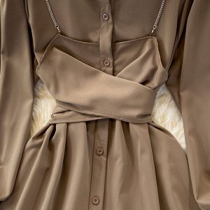 Платье-рубашка с длинными рукавами и поясом на цепочках, коричневый