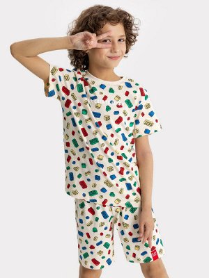 Комплект для мальчиков (футболка, шорты) бежевого цвета с принтом конструктора
