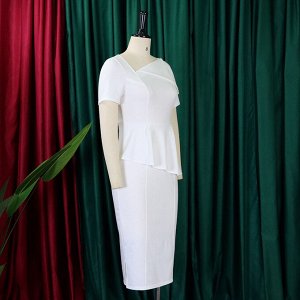 Женское платье-футляр с баской и ассиметричным воротником