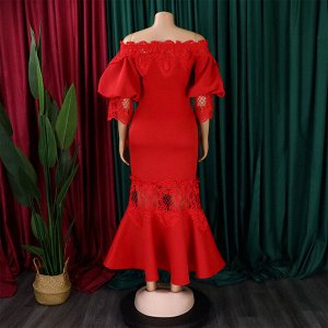 Женское платье-годе с кружевными вставками
