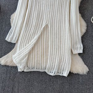 Вязаное платье-накидка удлиненное, с разрезом и V-образным вырезом, белый