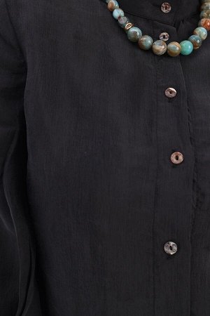 Черная плиссированная рубашка-туника с воротником стойкой и рукавами