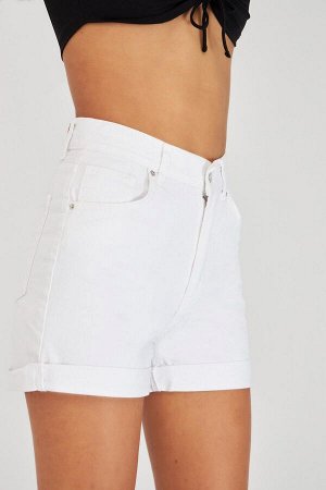 Женские джинсовые шорты белого цвета с двойной талией и высокой талией