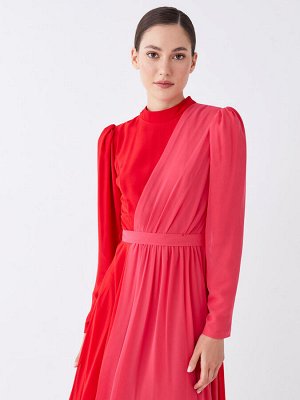Женское платье с длинным рукавом с высоким воротником и цветными блоками