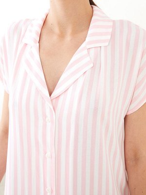 Вискозная женская ночная рубашка в полоску с воротником рубашки и короткими рукавами