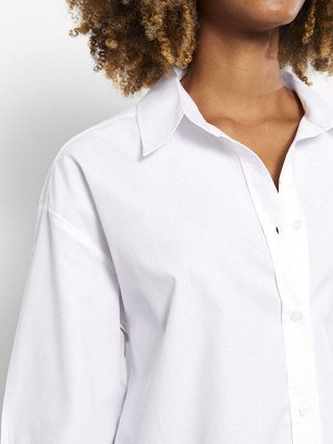 Однотонная женская рубашка оверсайз с длинным рукавом
