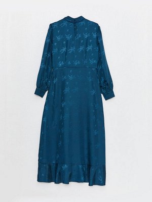 Женское платье с длинным рукавом с высоким воротником и узором