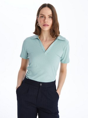 Простая женская футболка с короткими рукавами и воротником-поло