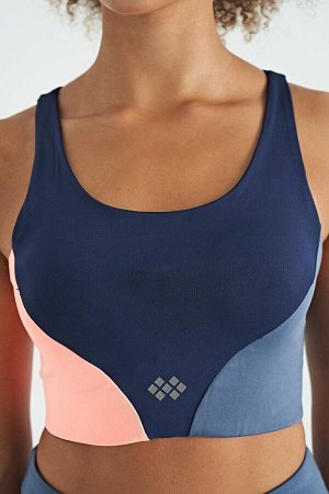 Женское бюстье из ткани для дайвинга с цветными блоками и крестиком на спине цвета индиго - 97260