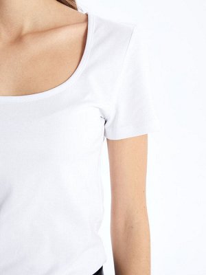 Простая женская футболка с коротким рукавом и U-образным вырезом