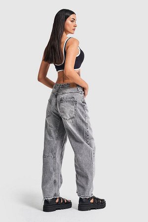 Женские джинсы свободного покроя серого дымчатого цвета с заниженной талией и свободным кроем