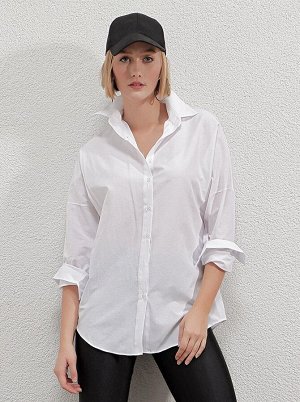 Женская белая длинная базовая рубашка оверсайз HZL22W-BD139001