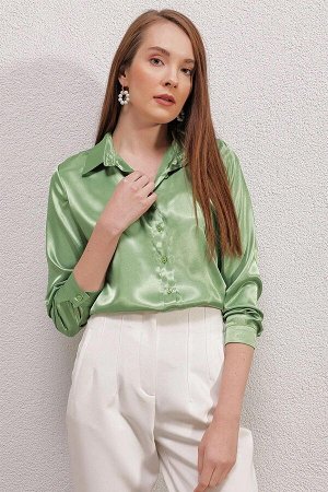 Женская зеленая базовая атласная рубашка из струящейся вискозы