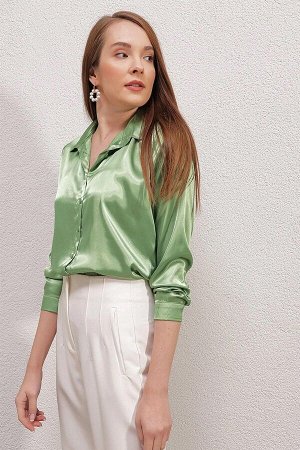 Женская зеленая базовая атласная рубашка из струящейся вискозы