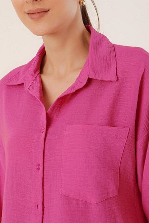 Женская розовая рубашка оверсайз с заниженным карманом на плече