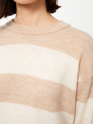 Женский трикотажный свитер с круглым вырезом и длинными рукавами с цветными блоками