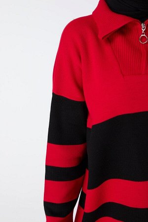 Однотонный женский красный вязаный свитер с высоким воротником — 23636