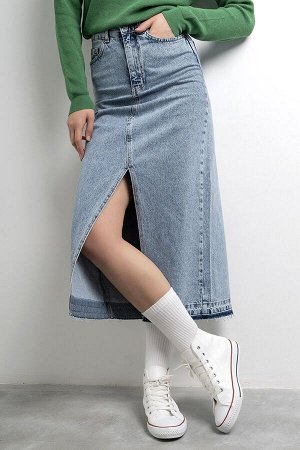 Женская длинная джинсовая юбка цвета Snow Jean с глубоким разрезом и высокой талией
