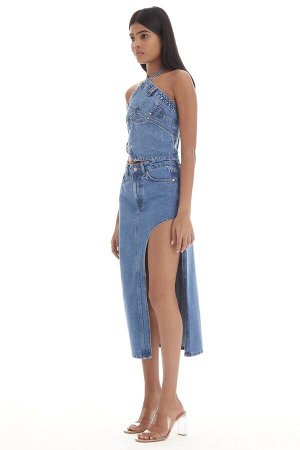 Женская длинная джинсовая юбка синего джинсового цвета с глубоким разрезом сбоку