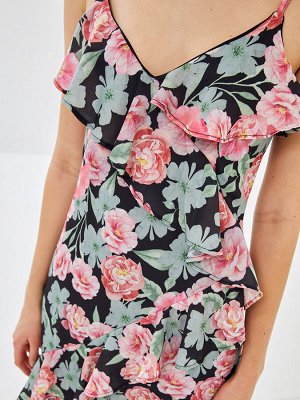 Женское платье с V-образным вырезом и цветочным ремнем