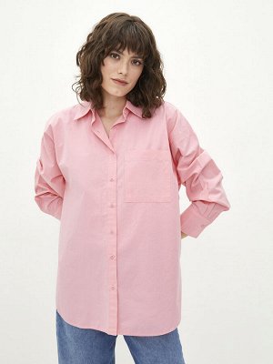 Простая женская рубашка из поплина большого размера с застежкой спереди и длинными рукавами