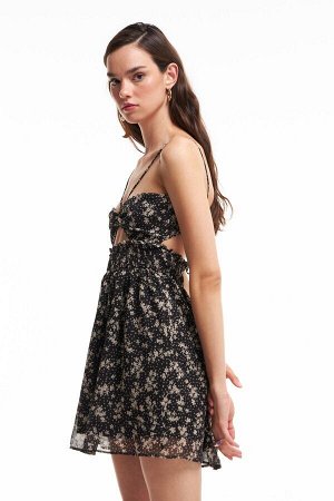 Мини-платье со сборкой на талии и цветочным принтом, черное