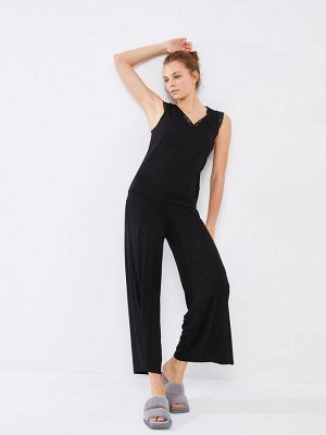 Женский пижамный комплект без рукавов с v-образным вырезом и вышивкой