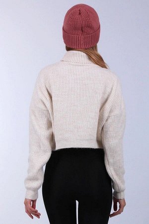 Женский укороченный свитер в рубчик с высоким воротником цвета экрю HZL24W-BD1102171