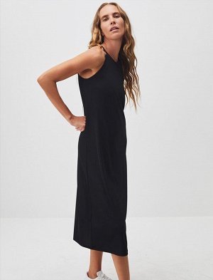 Черное базовое платье-миди без рукавов с круглым вырезом