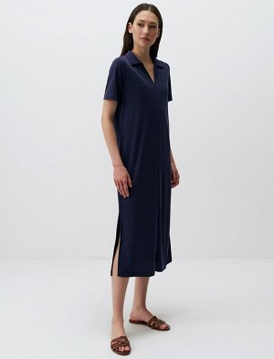 Темно-синее базовое платье миди с короткими рукавами и разрезом