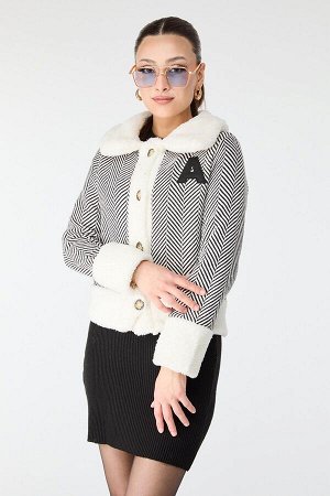 Женская белая плюшевая куртка с простым рубашечным воротником — 13096