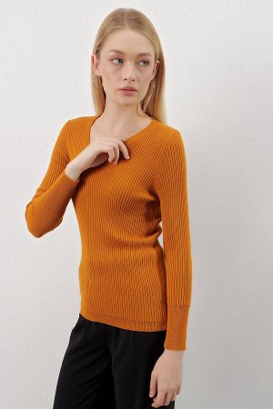 Женский коричневый базовый трикотажный свитер в рубчик с v-образным вырезом