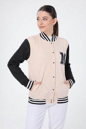Бежевая женская студенческая куртка с прямым воротником — 13003