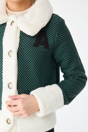 Зеленая женская плюшевая куртка с простым рубашечным воротником — 13096