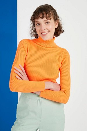 Женская оранжевая водолазка в рубчик, базовый свитер узкого кроя
