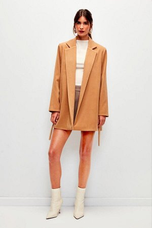 Сплошное пальто с двубортным воротником и поясом, коричневое